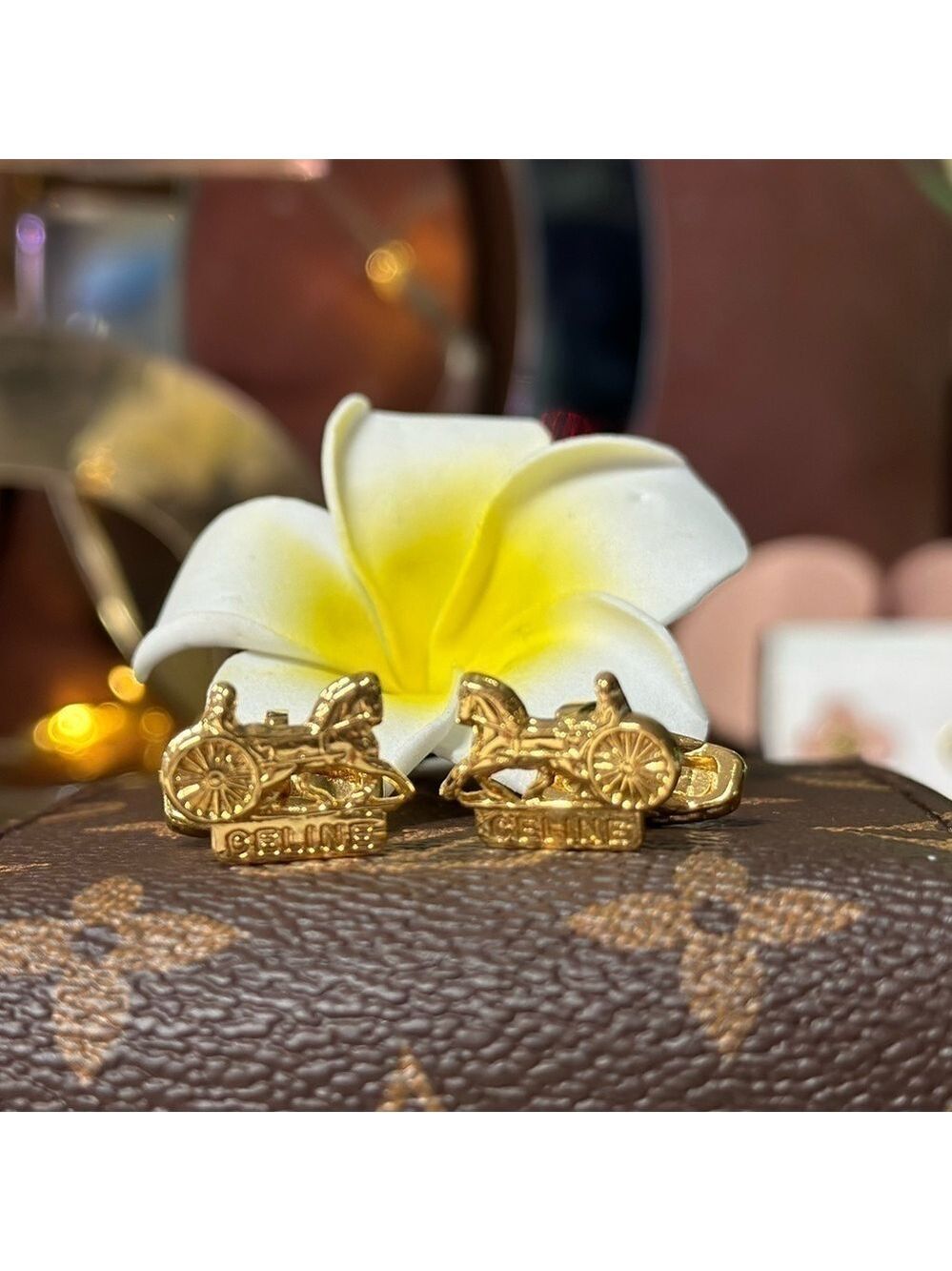 CELINE HORSE CARRIAGE GOLD TONE CUFF LINKS VINTAGE ITALIAN LUXURY ACCESSORY - Picture 2 of 6